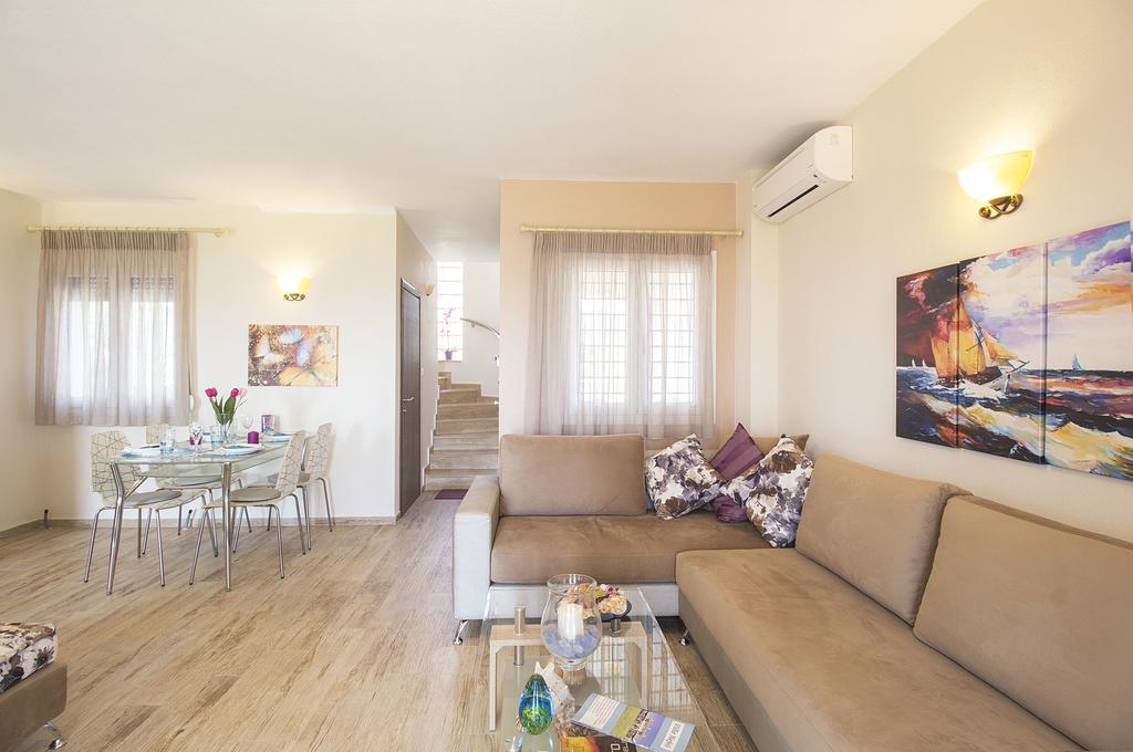 Villa Nefeli - Akti Salonikiou A آغيوس نيكولاوس المظهر الخارجي الصورة